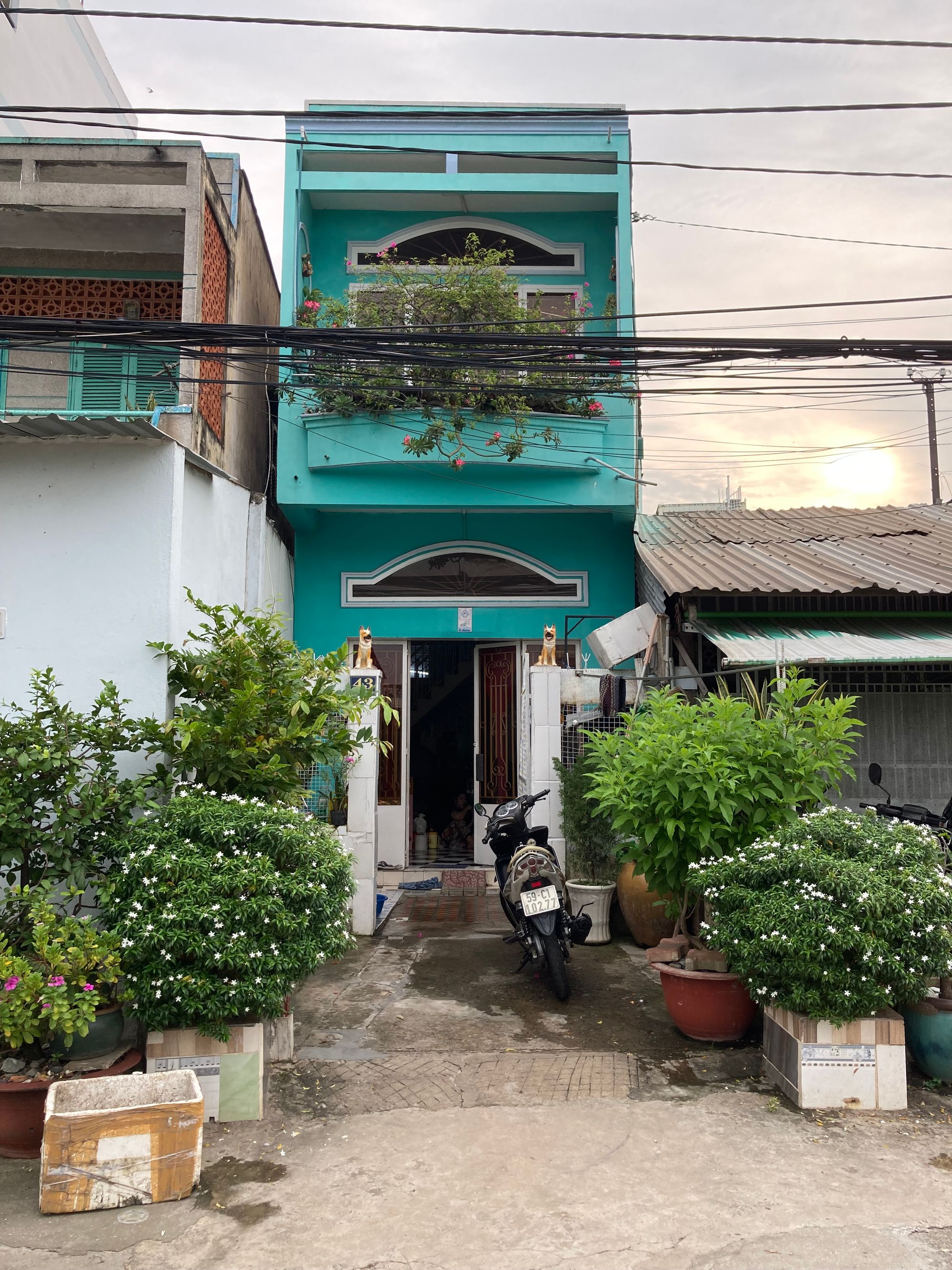 Ba ốc đảo kỳ lạ giữa Sài Gòn