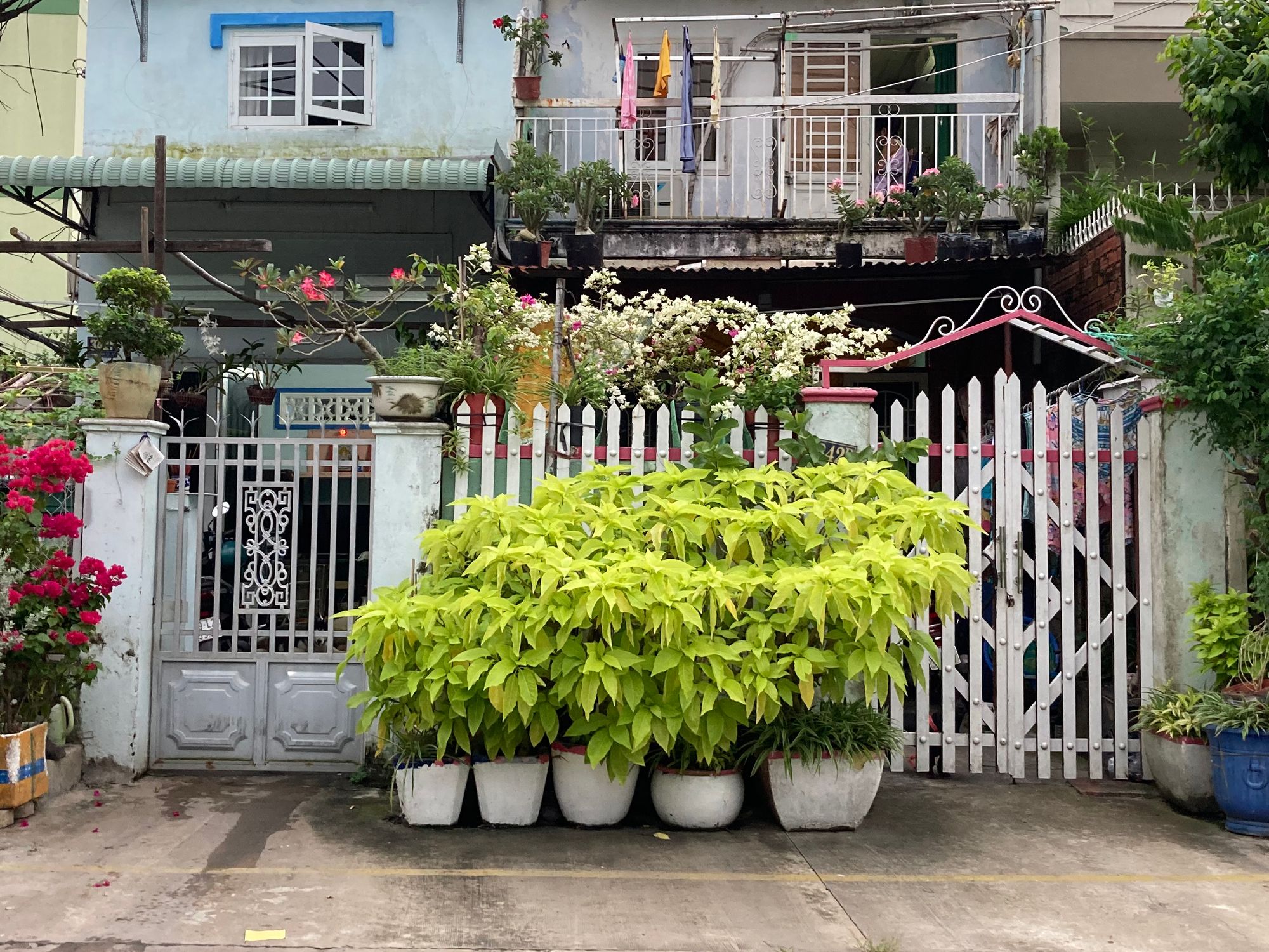 Ba ốc đảo kỳ lạ giữa Sài Gòn