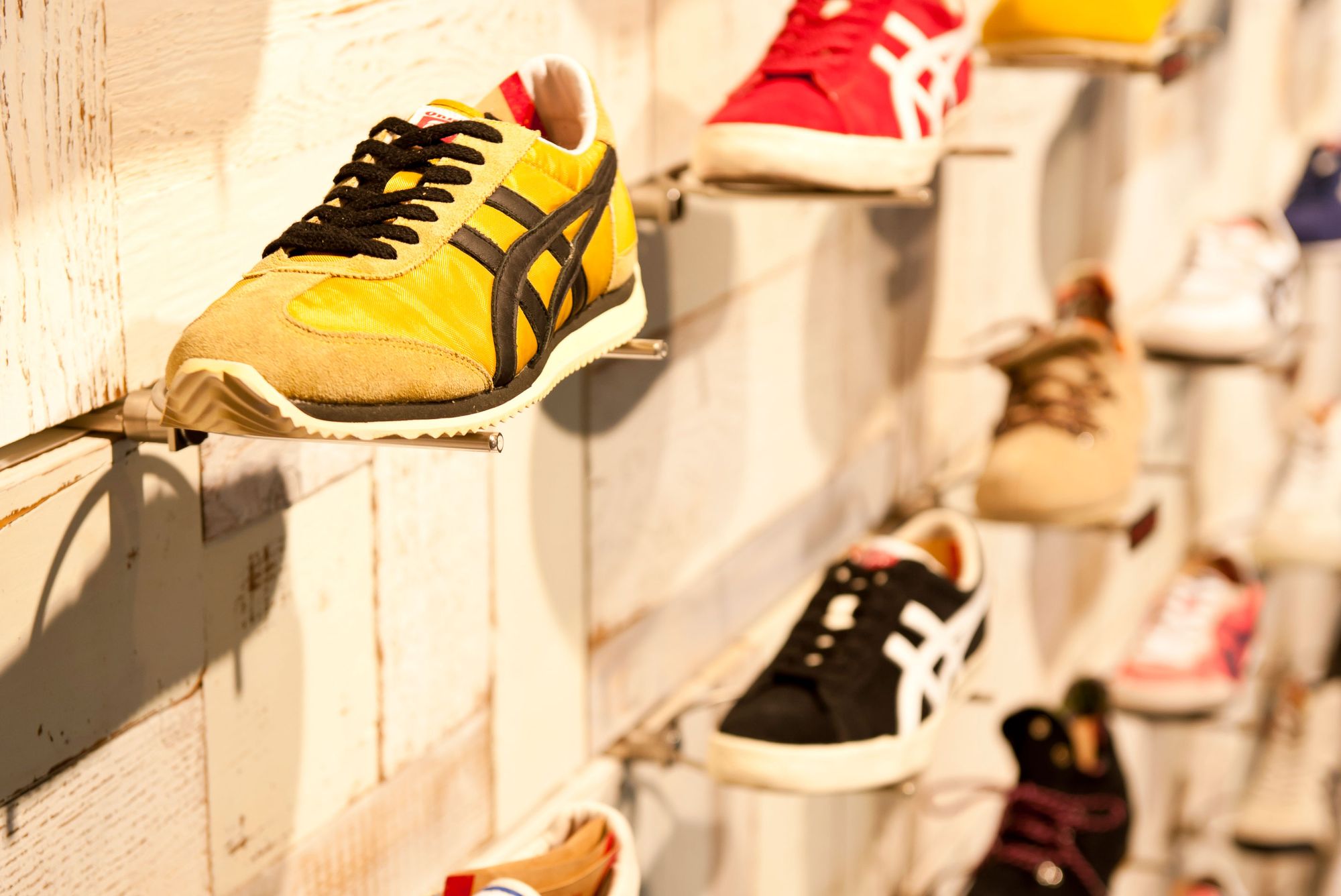 Khác biệt vui giữa Onitsuka và Thượng Đình