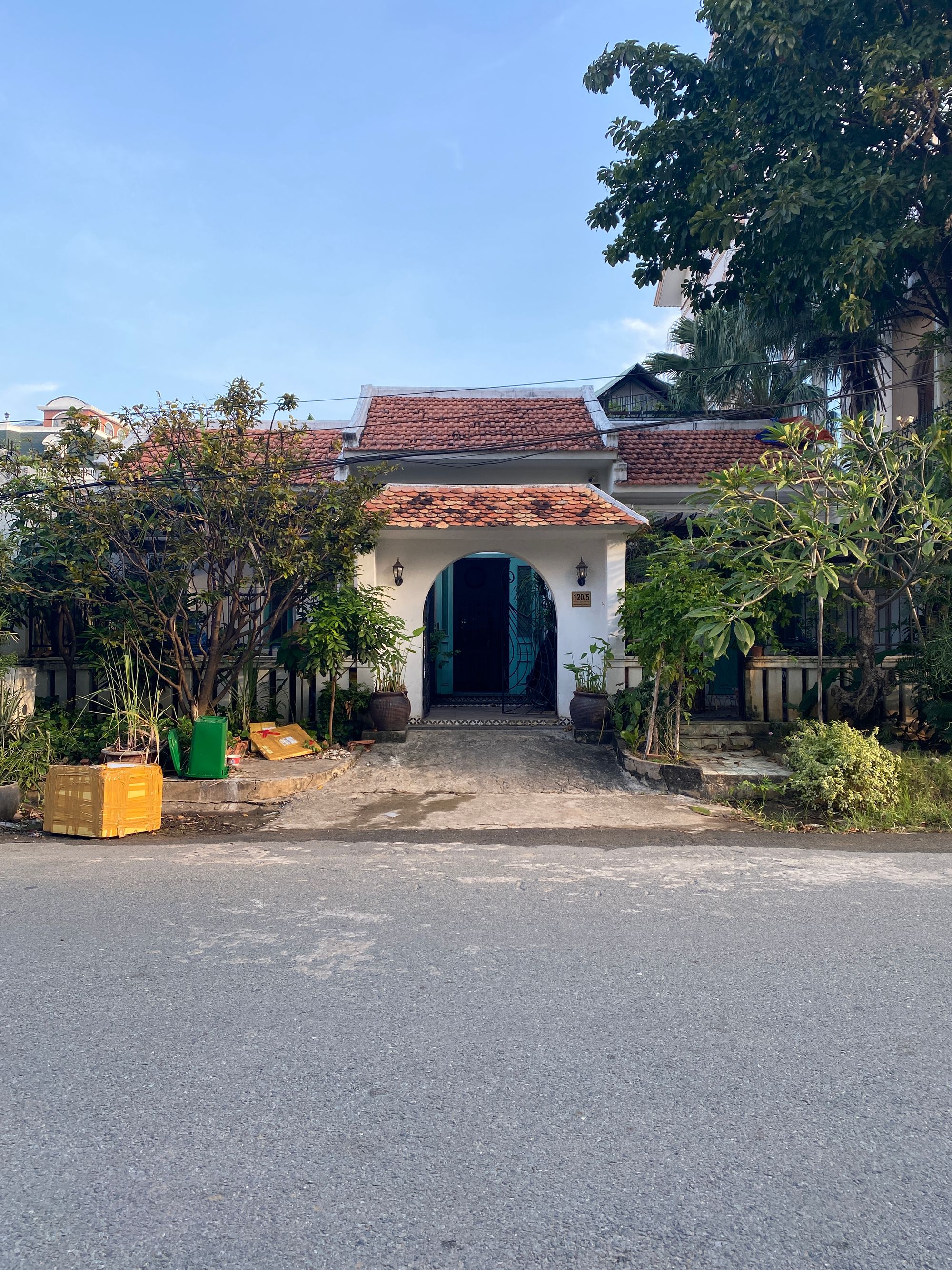 Nơi mọi thứ đều lạ