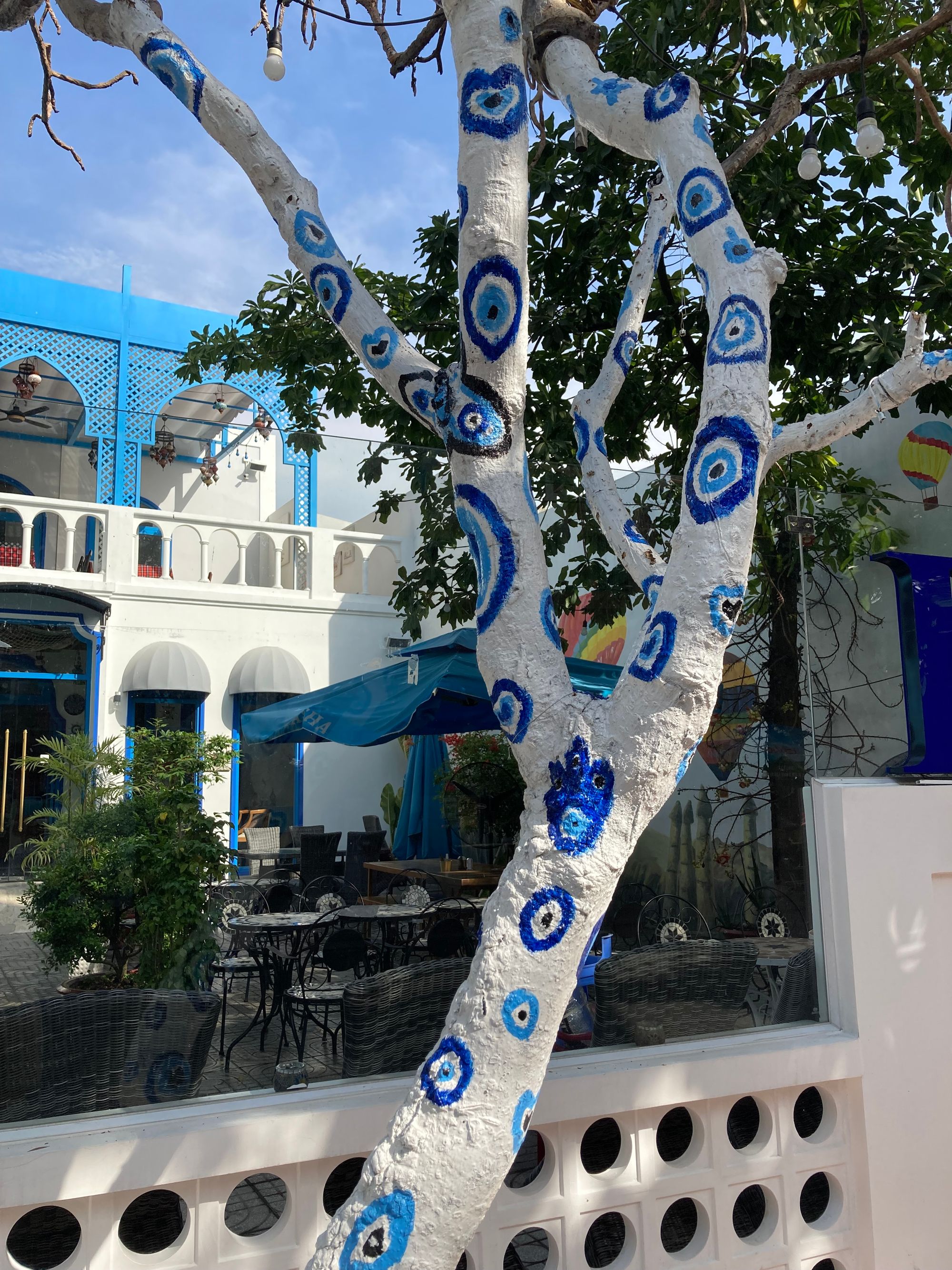 Những cánh cổng biết nói