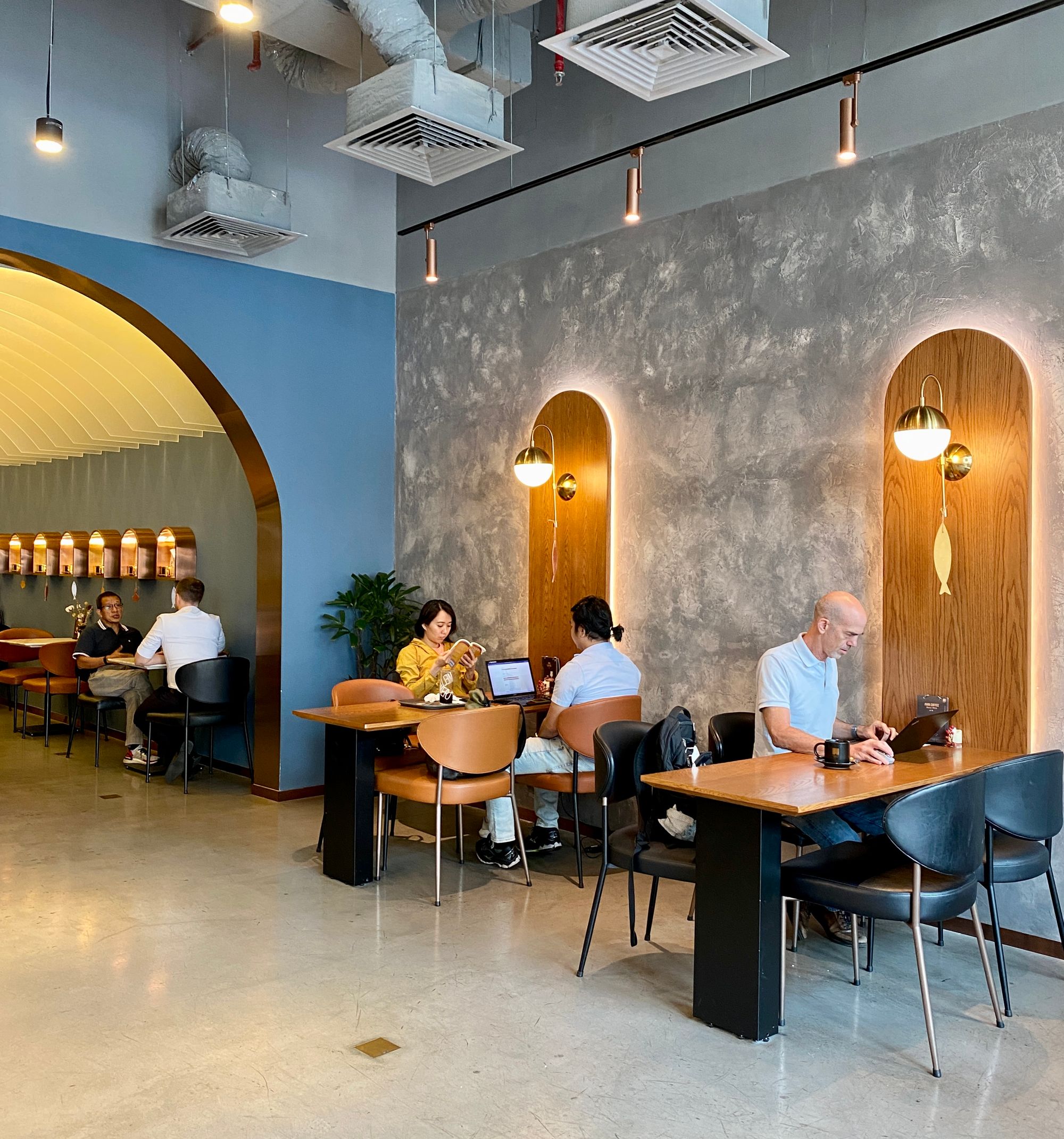 Đi cafe... để làm việc