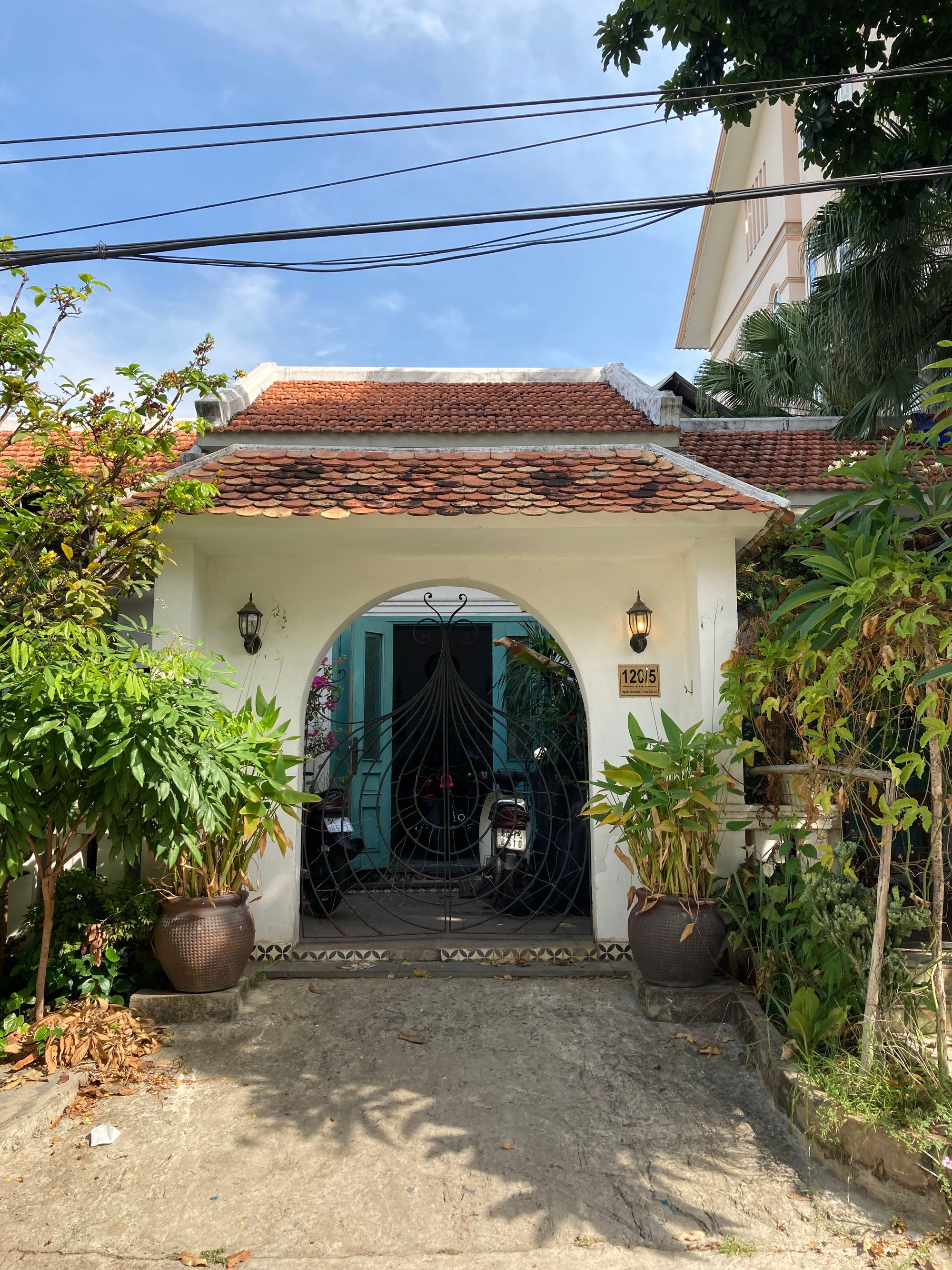 Những cánh cổng biết nói
