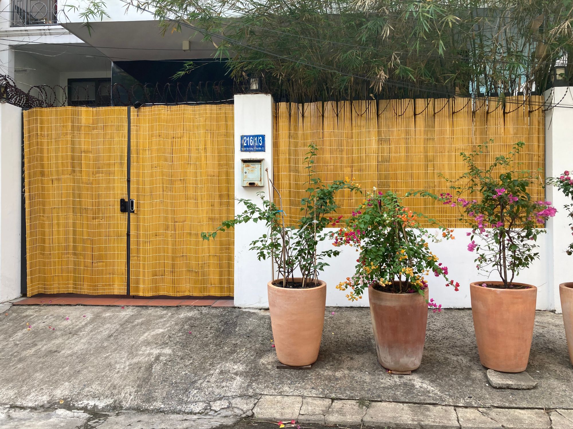 Những cánh cổng biết nói