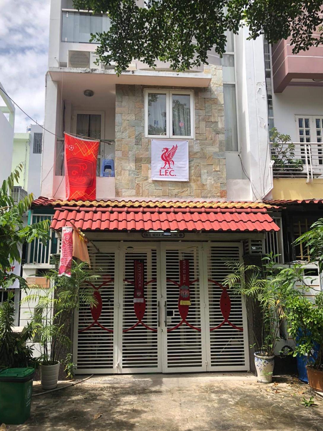 Những cánh cổng biết nói