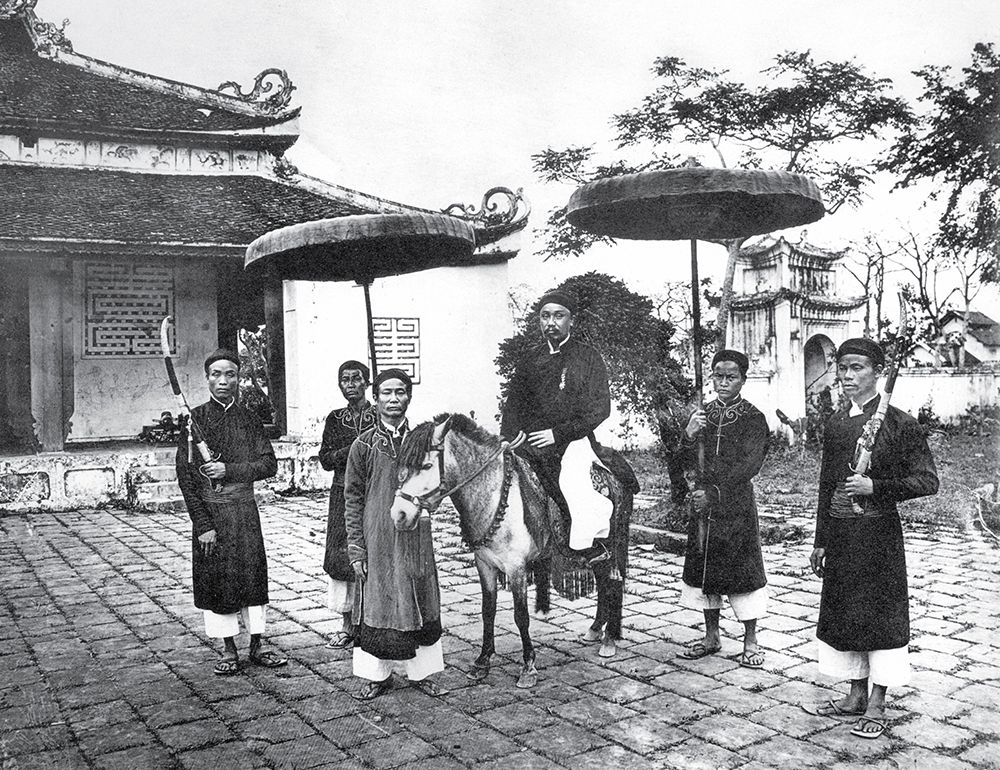 Phụ kiện mùa hè và câu chuyện ô dù