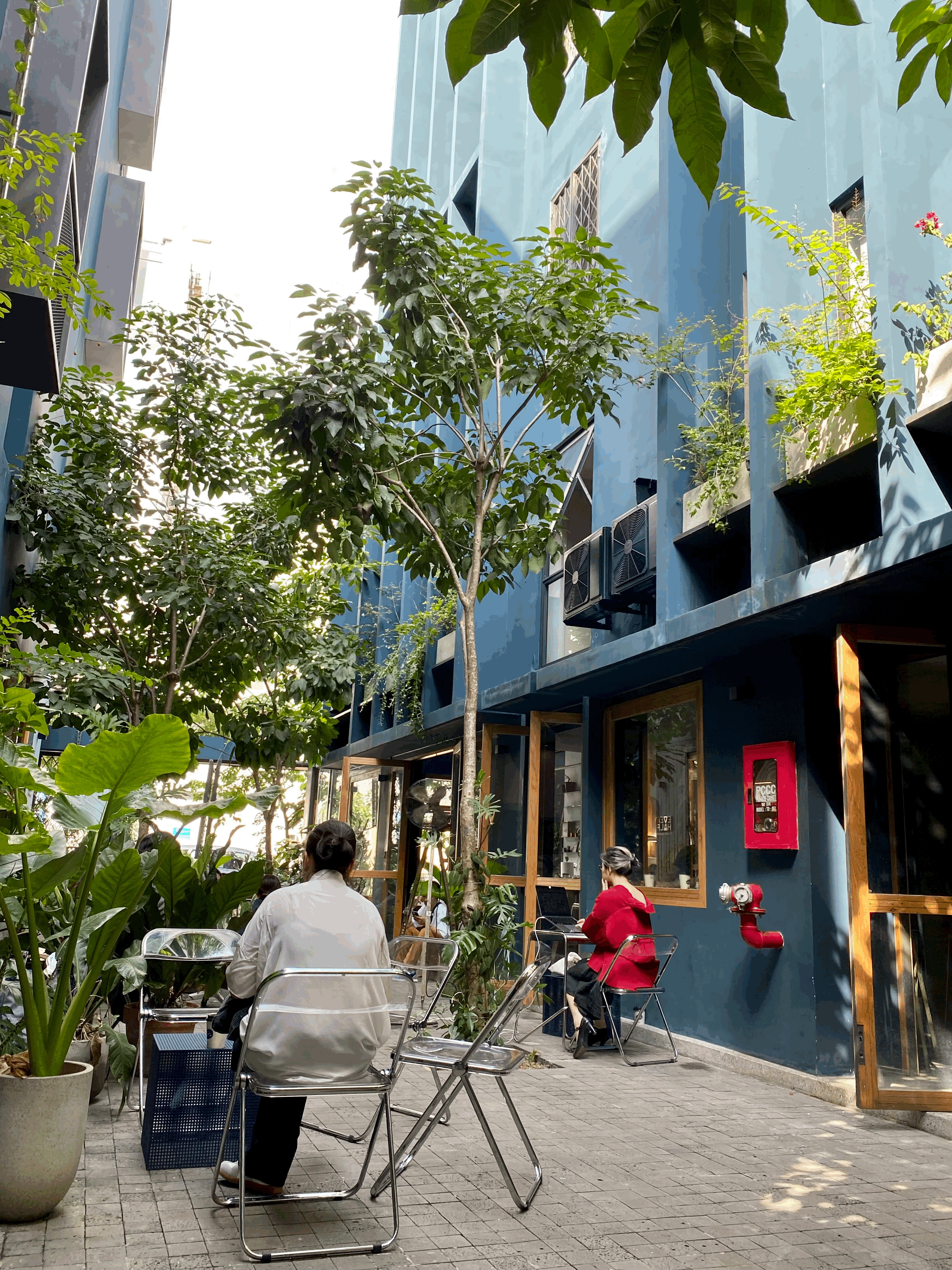 Đi cafe... để làm việc