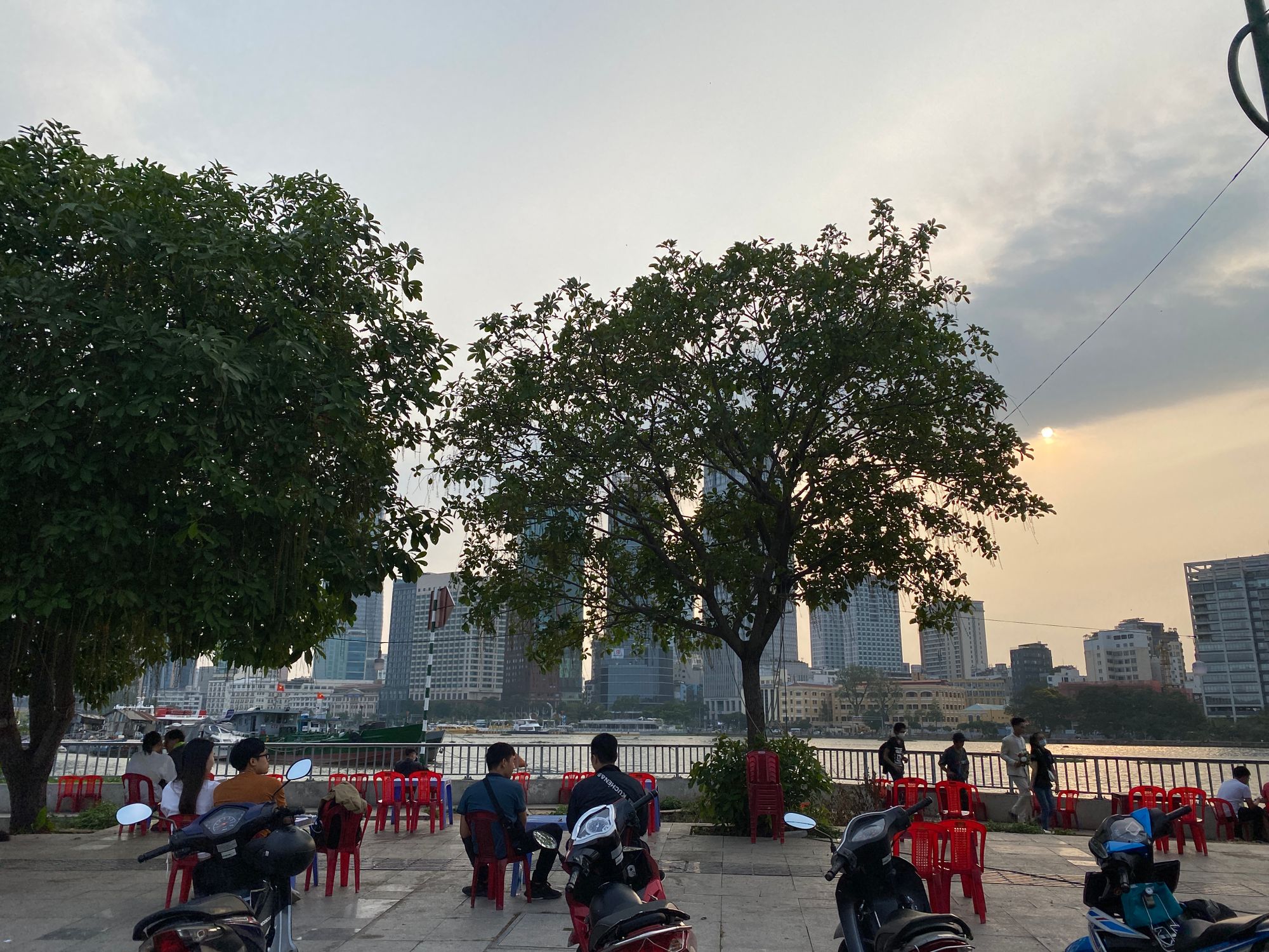 Những góc hoàng hôn ở Sài Gòn