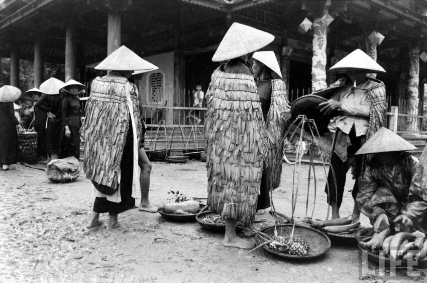 Áo mưa và những chuyện chưa kể