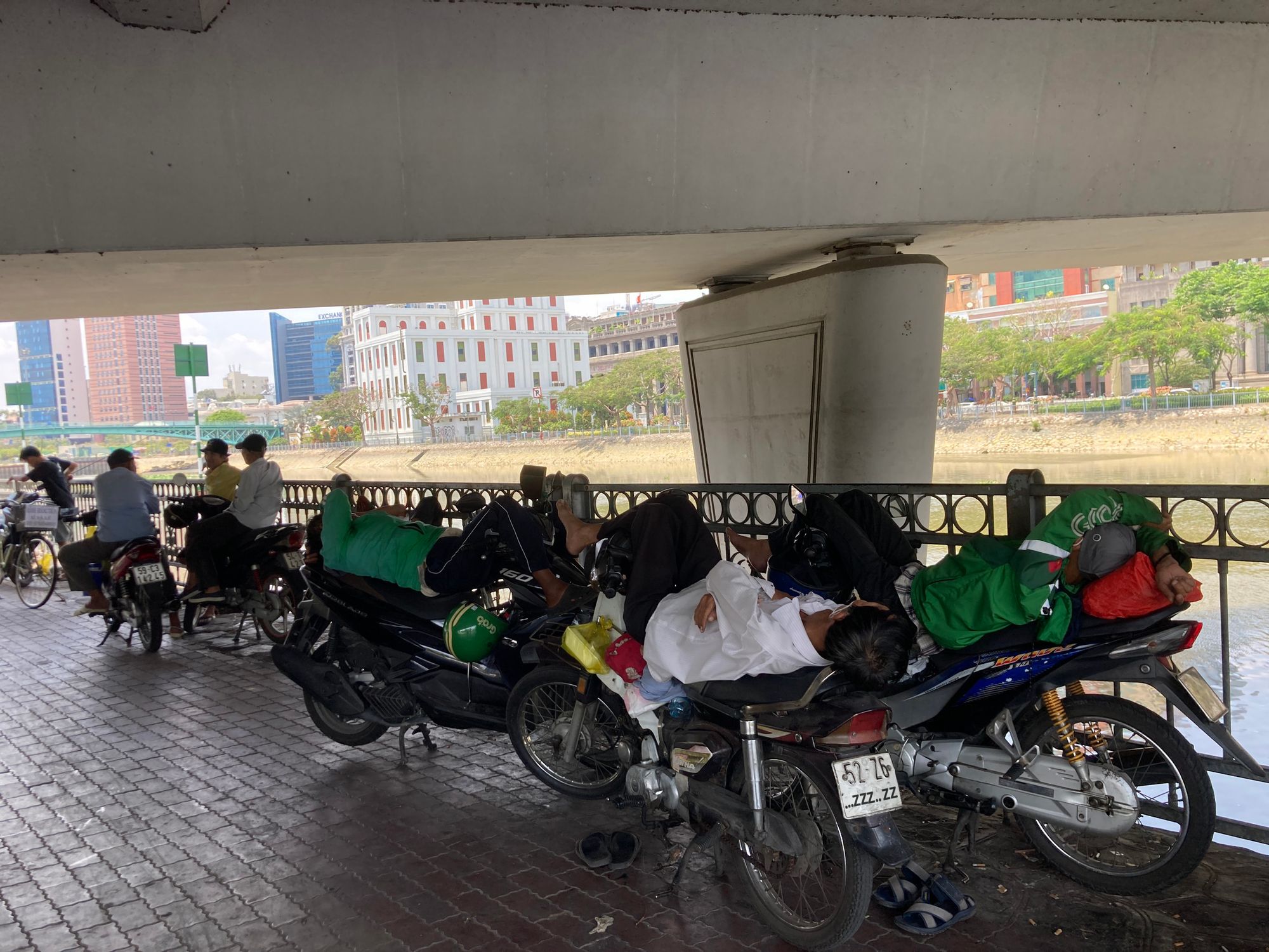 Những điều buồn cười về đi làm và ngủ trưa