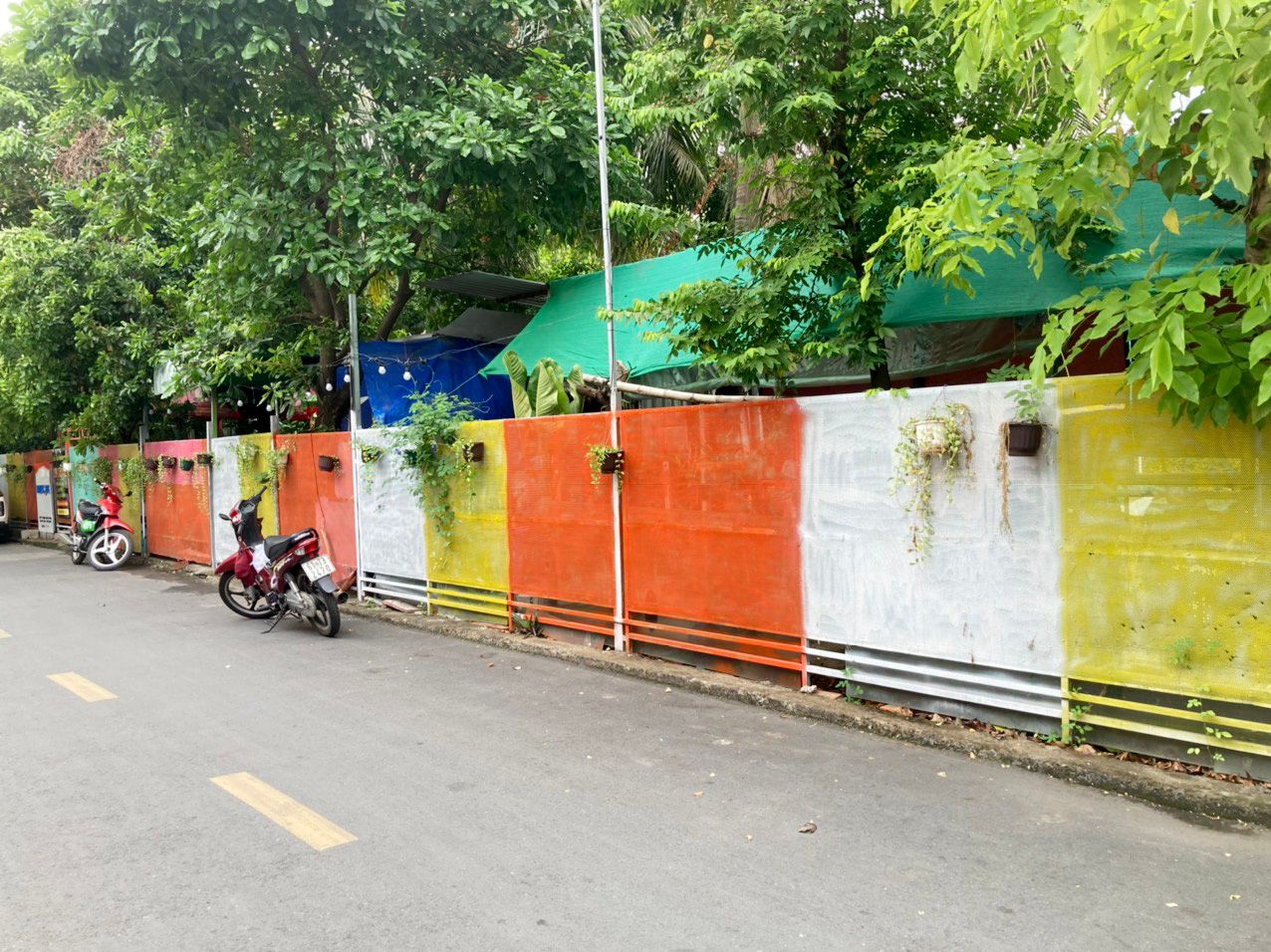 Những bức tranh trên đường Sài Gòn
