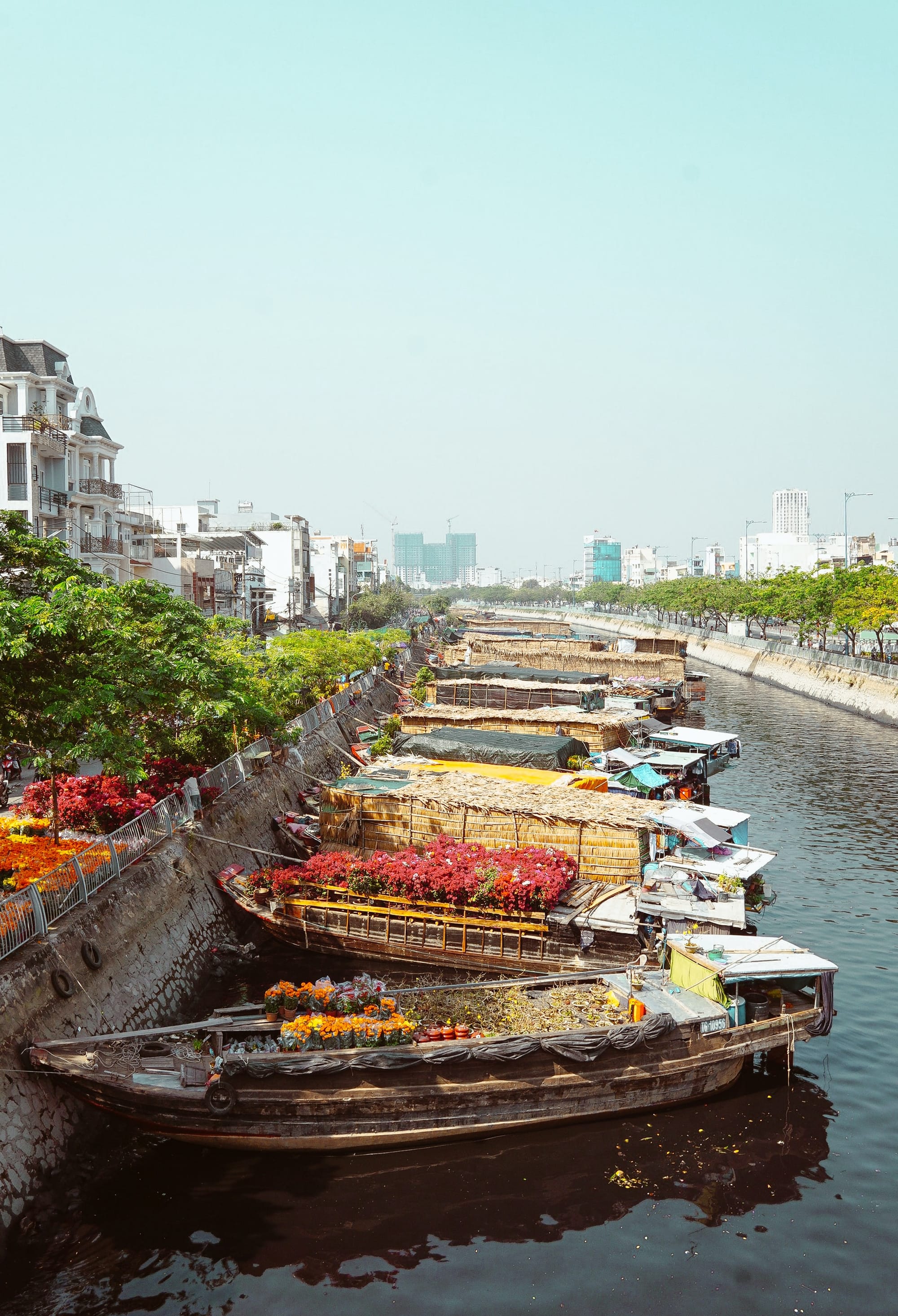 Chợ Tết và trò chơi trả giá