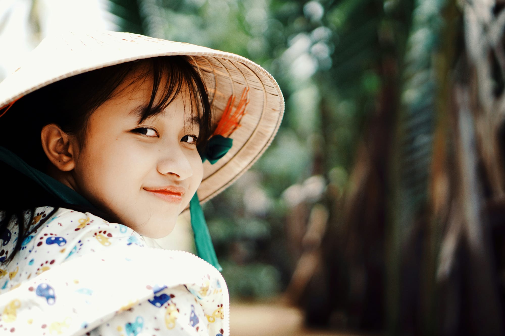 Tại sao có những phụ nữ không làm gì cũng quyến rũ