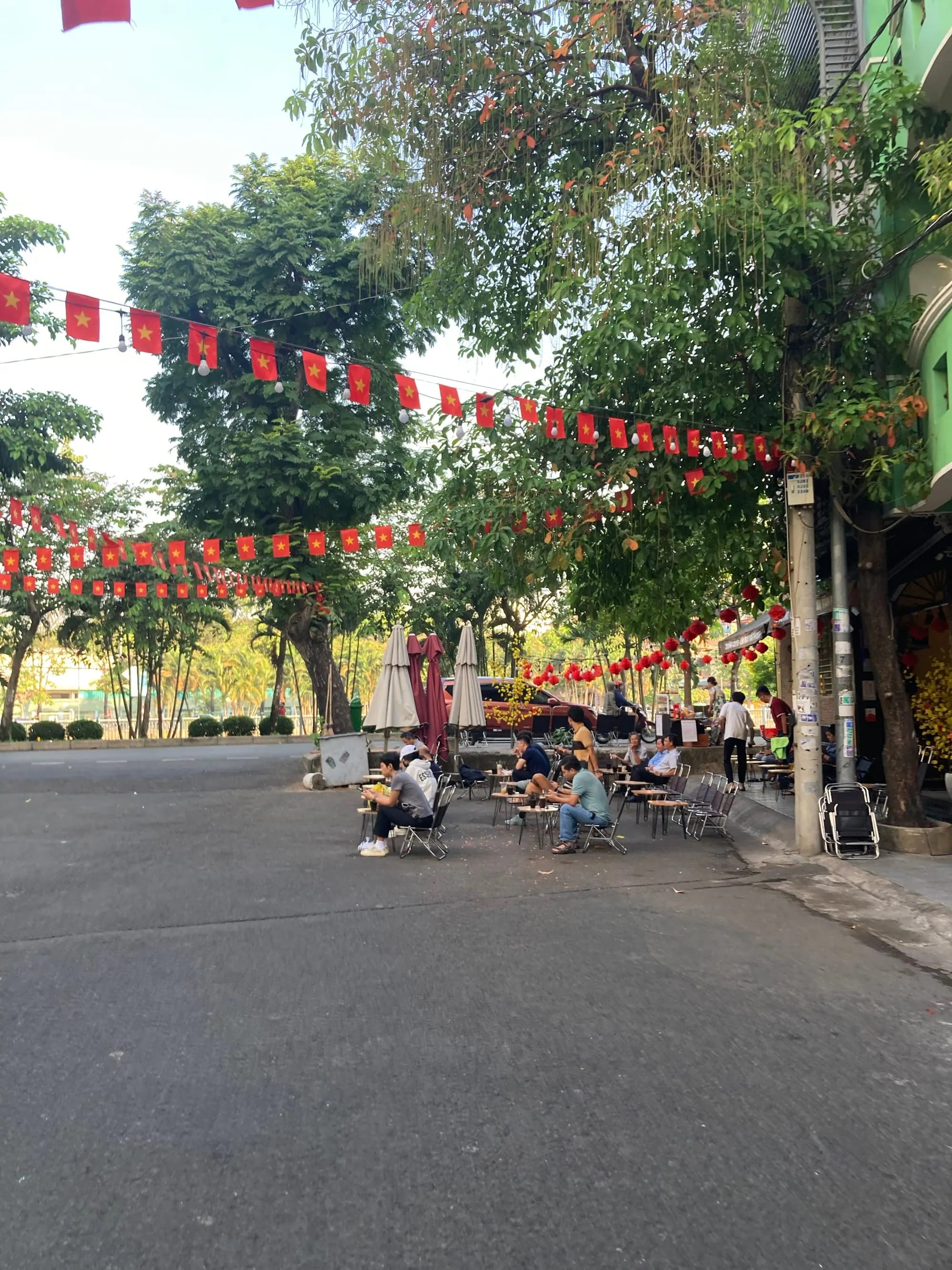 Cuối tuần trên con đường xanh