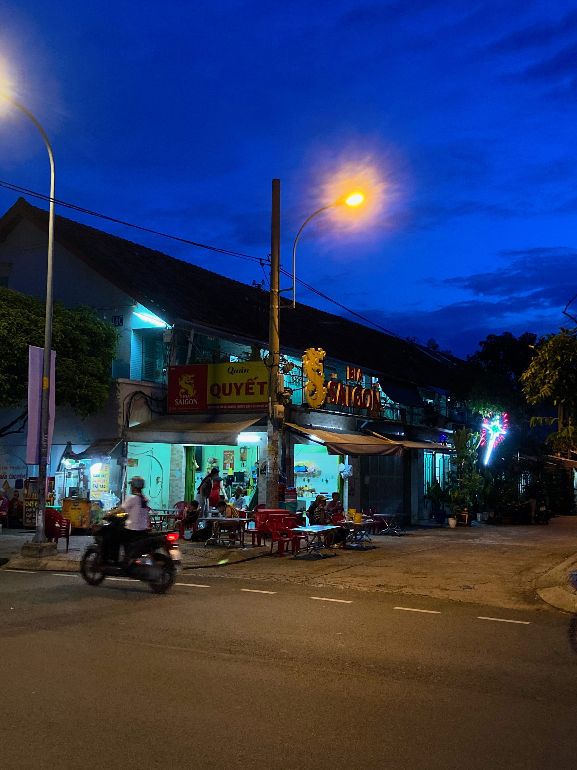 Cuối tuần ở cư xá lớn nhất Sài Gòn