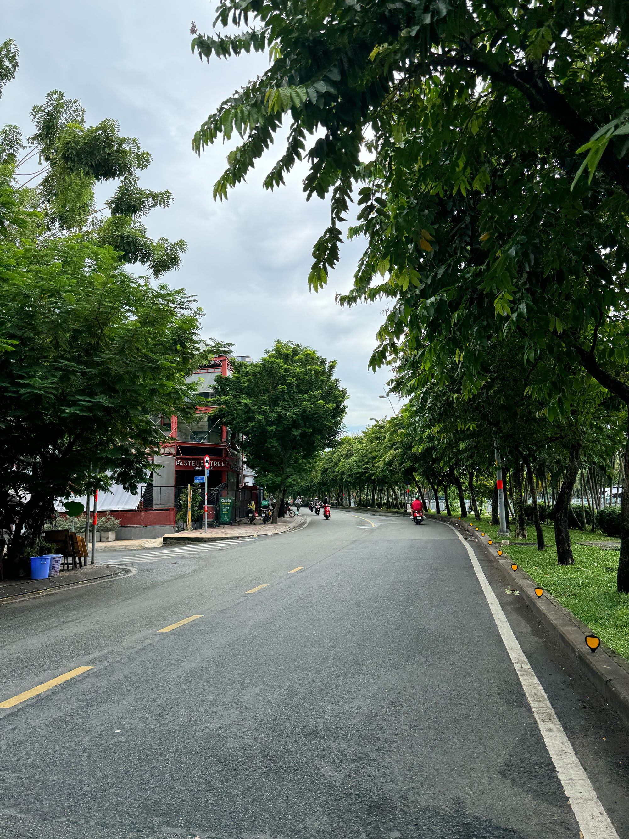 Cuối tuần trên con đường xanh