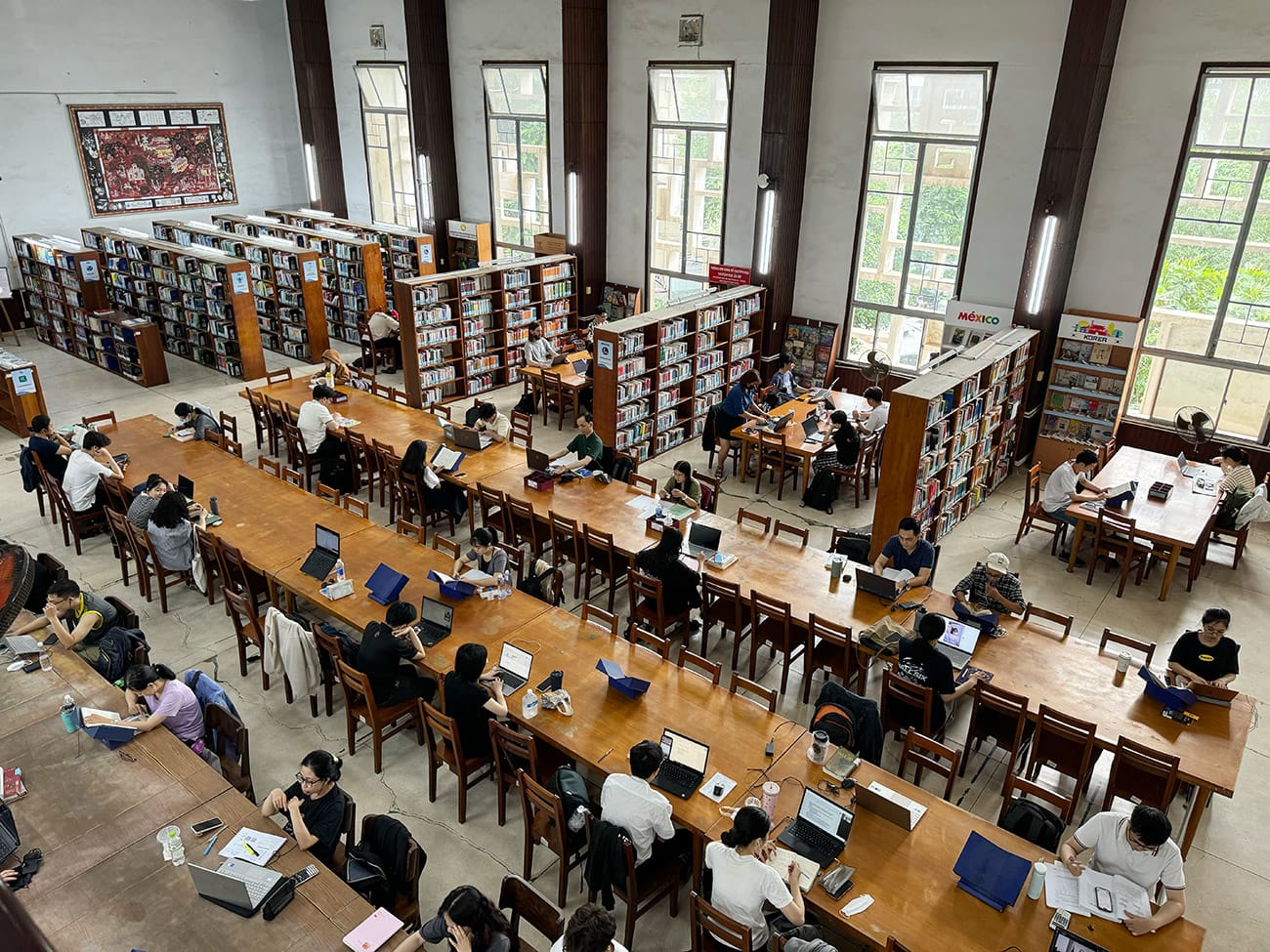 Coworking space miễn phí và vẻ đẹp cổ kính