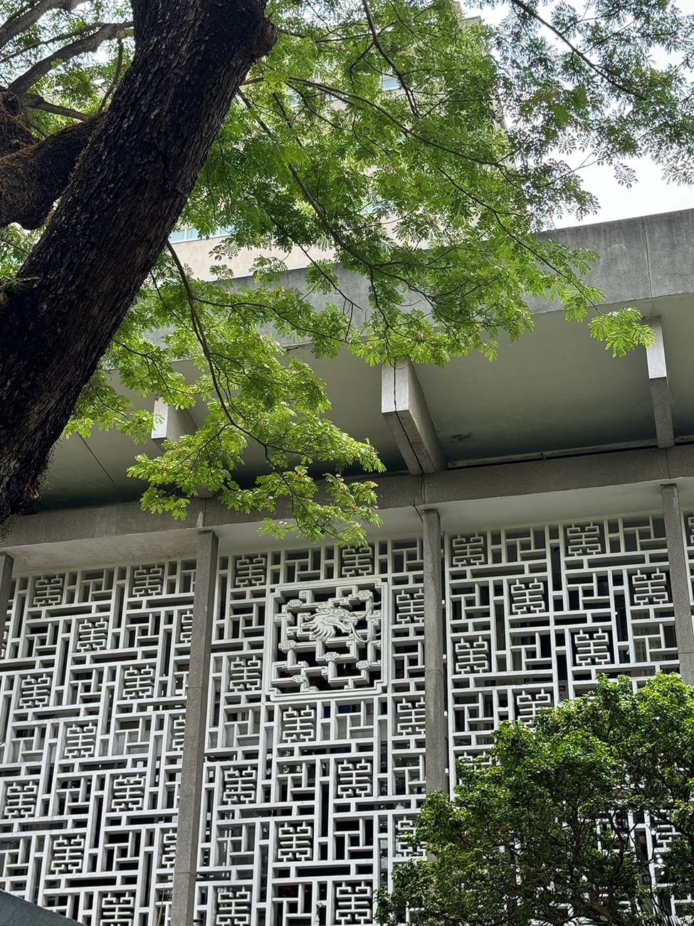 Coworking space miễn phí và vẻ đẹp cổ kính