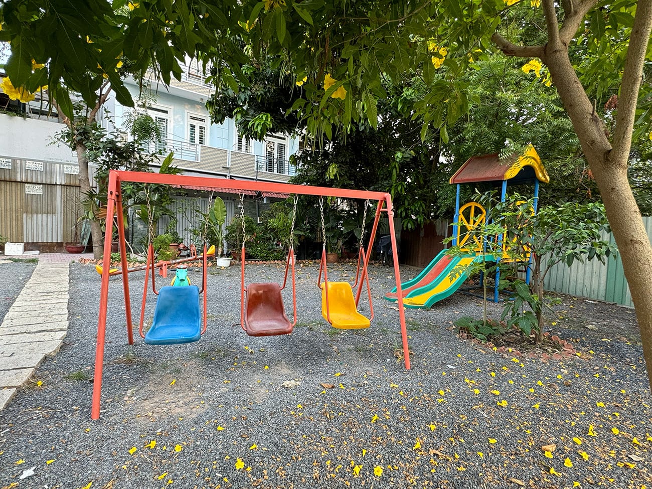 Chill ở ngôi làng đẹp bên sông