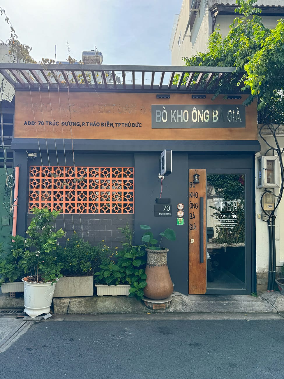 Chill ở ngôi làng đẹp bên sông