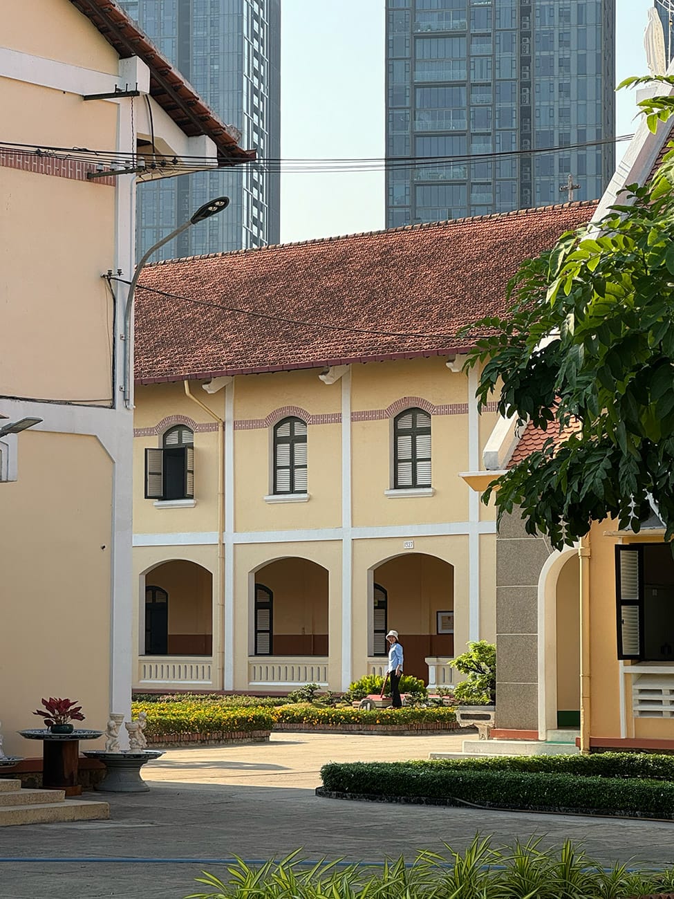 Vẻ đẹp của một dòng tu cô đơn