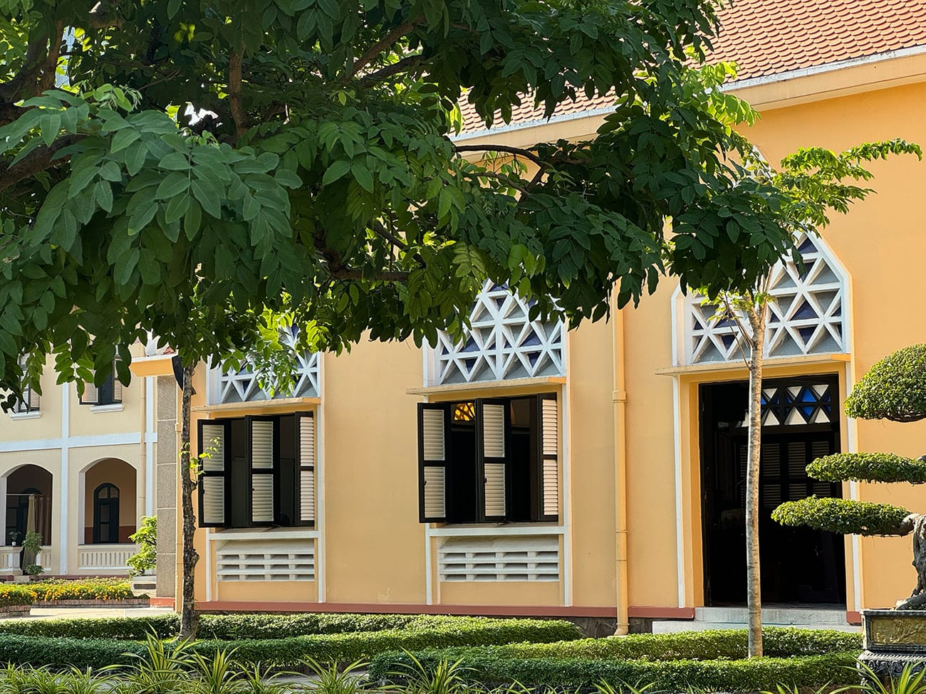 Vẻ đẹp của một dòng tu cô đơn