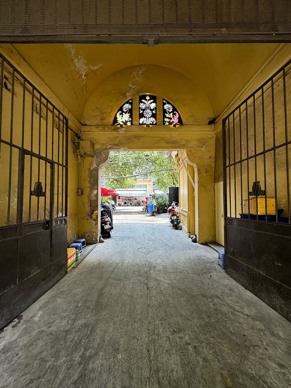 Chill trong một di tích cũ