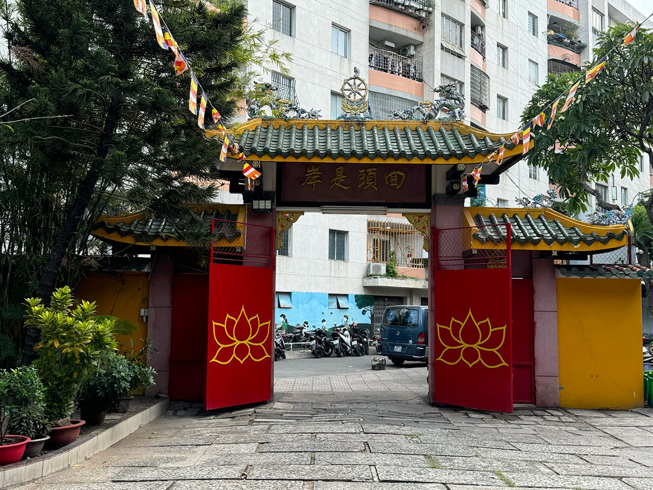 Một ngôi chùa chỉ có trong điện ảnh