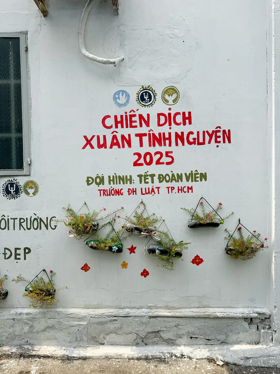 Luôn có gì đó trong một con hẻm bình thường