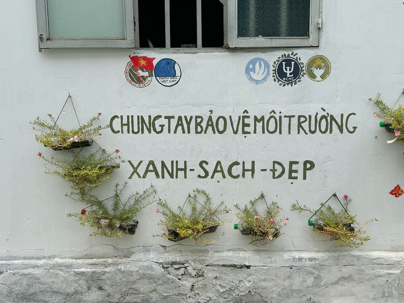 Luôn có gì đó trong một con hẻm bình thường
