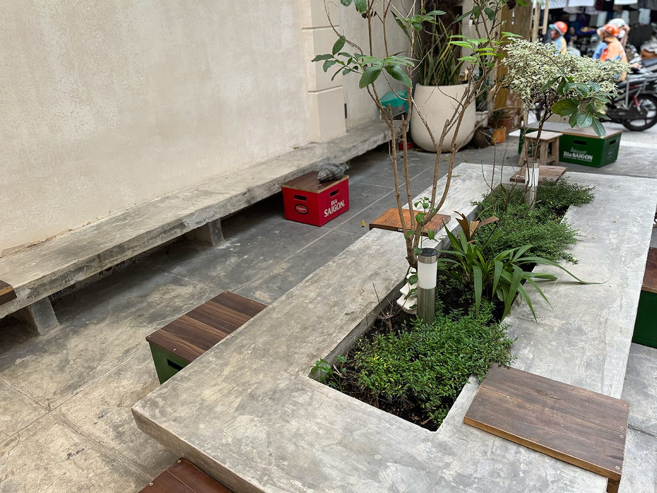 Luôn có gì đó trong một con hẻm bình thường