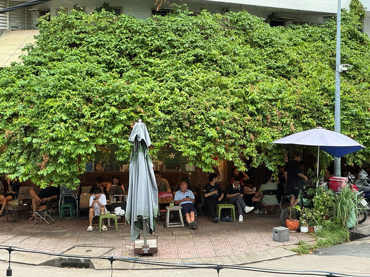 Góc Sài Gòn và một Ginza lặng lẽ