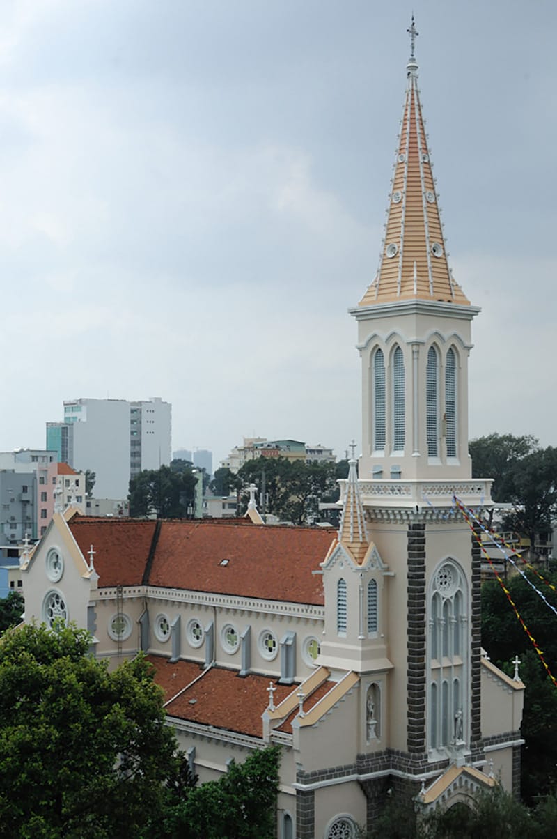Nhà thờ nhỏ và chuyện của kiến trúc sư “cây nhà lá vườn”