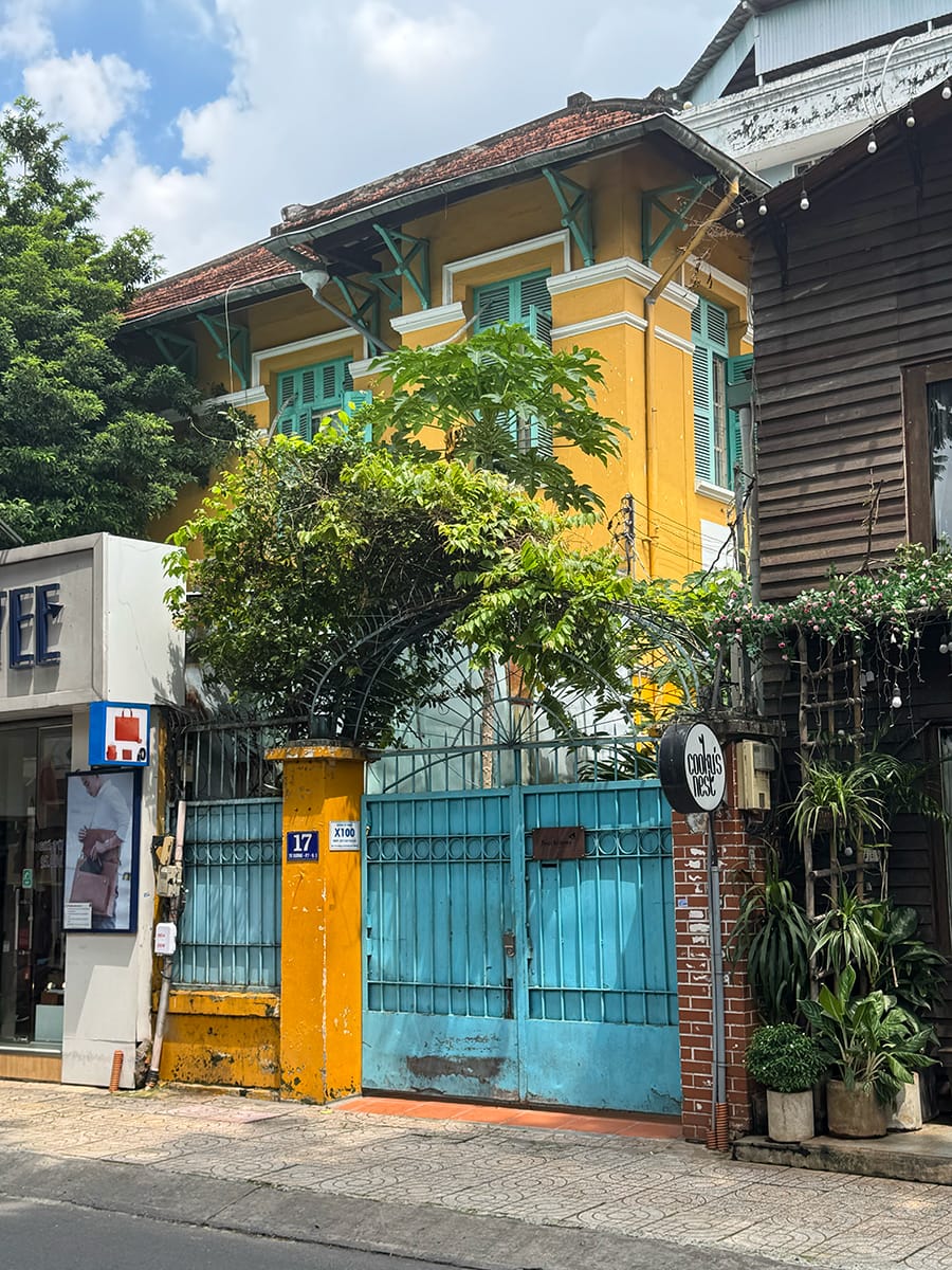 Đi tìm những gam màu pastel lạc giữa Sài Gòn