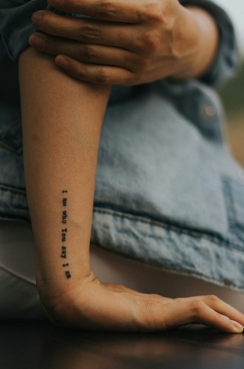 Phía sau chuyện “xăm mình”