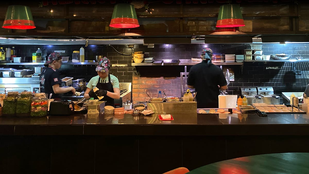 Ngày cô hồn kiểu Mexico ở Sài Gòn