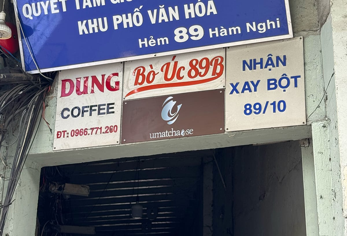 Ghé vào hang nhỏ ở trung tâm