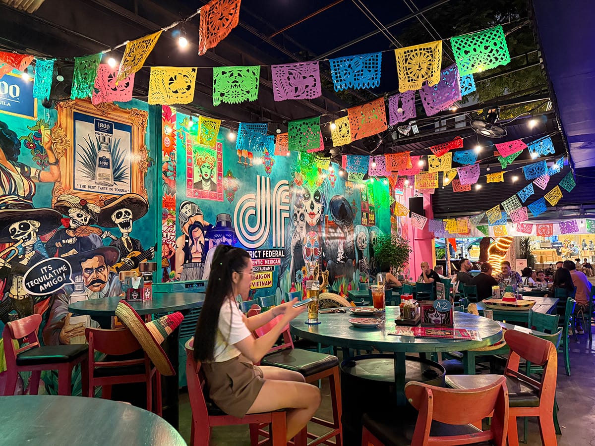 Ngày cô hồn kiểu Mexico ở Sài Gòn