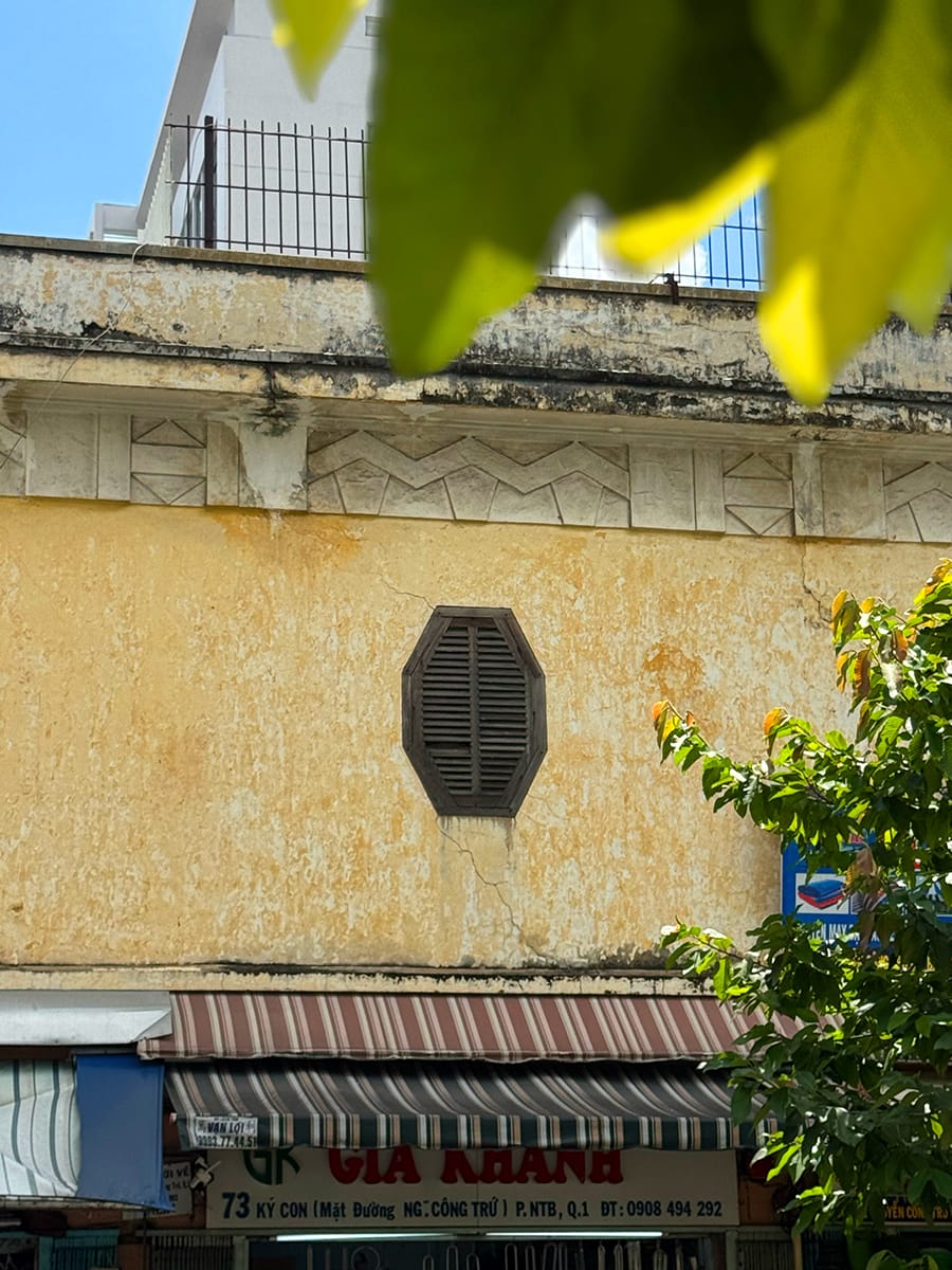 Ecole Yat-Sen: Dòng chữ cuối cùng trên "trường phố" đã biến mất