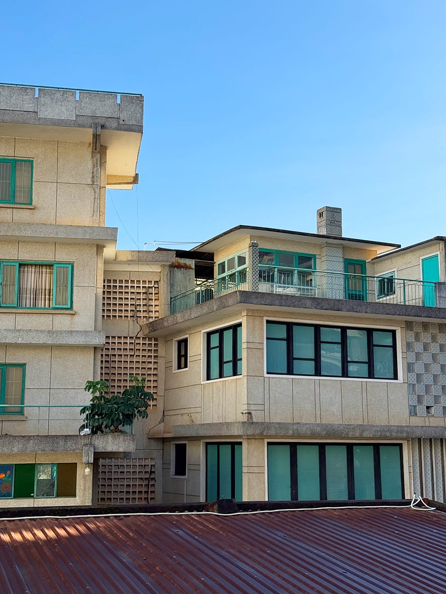 Học viện kỳ ảo trên cao nguyên