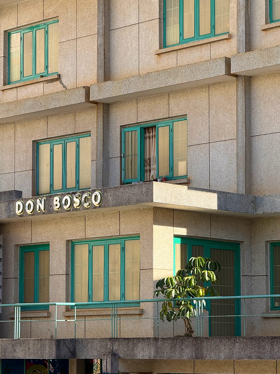 Học viện kỳ ảo trên cao nguyên