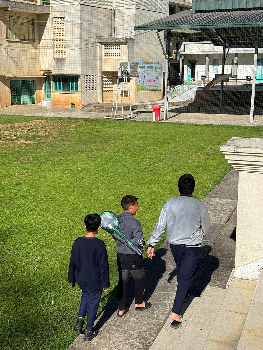 Học viện kỳ ảo trên cao nguyên